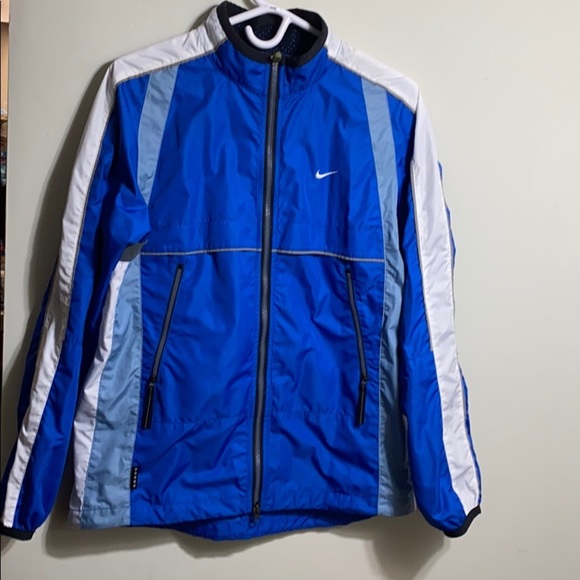 Nike Lightweight Running Jacket - Picture 1 of 12